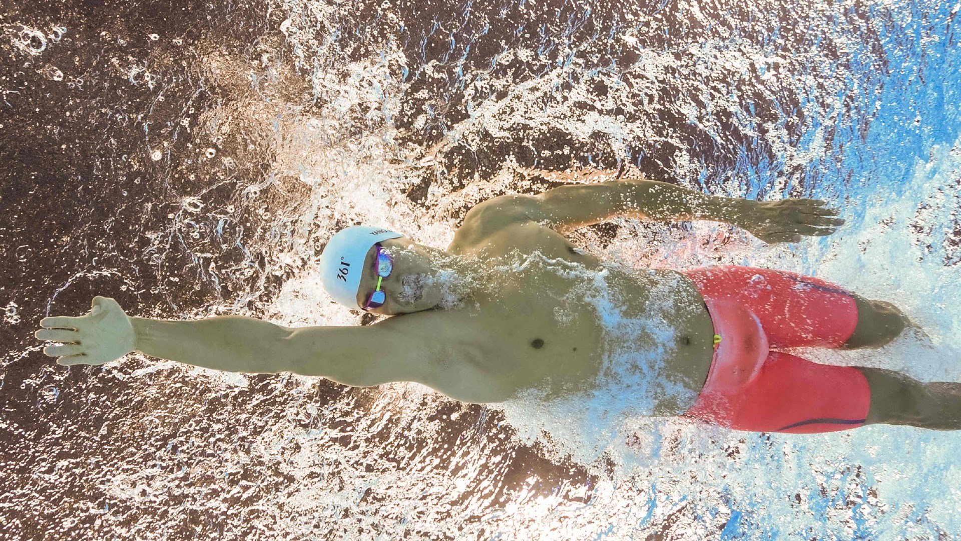 媒体评价球员成长速度快称其或成未来国家队核心中坚力量，球员表现