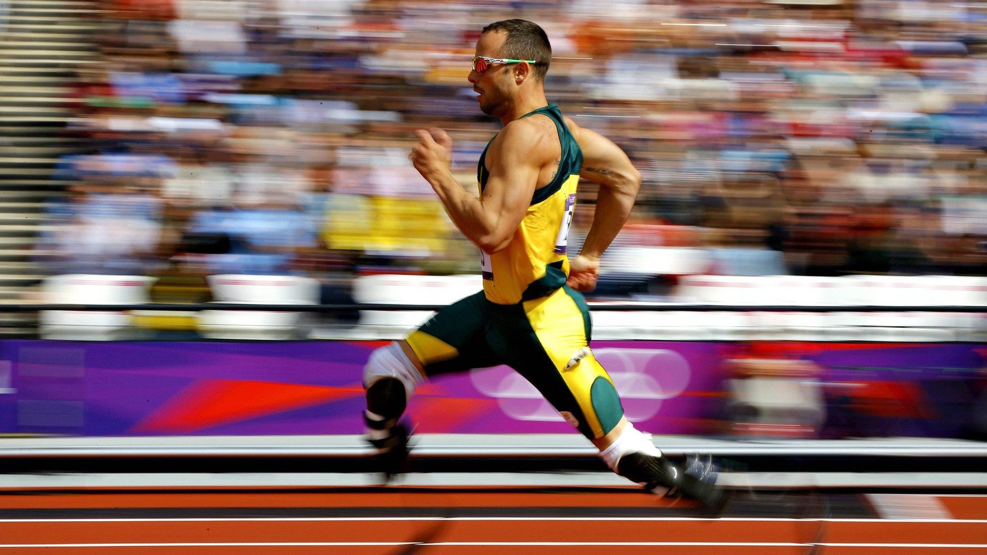 字母哥表示雄鹿要坚持高强度训练节奏，雄鹿字母哥由来