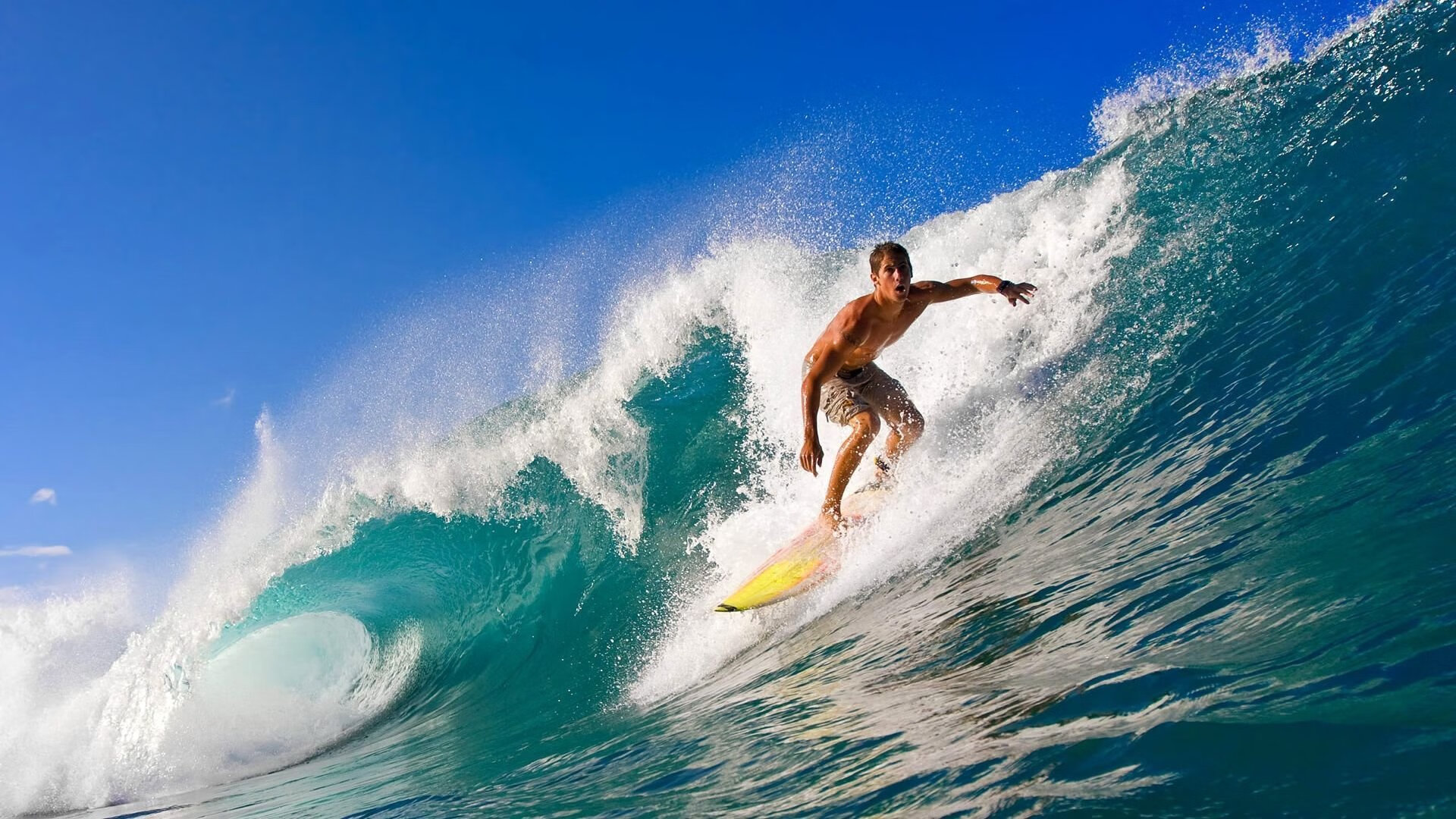校园足球组建学生解说团打造赛事传播新形式，学校足球队解说词