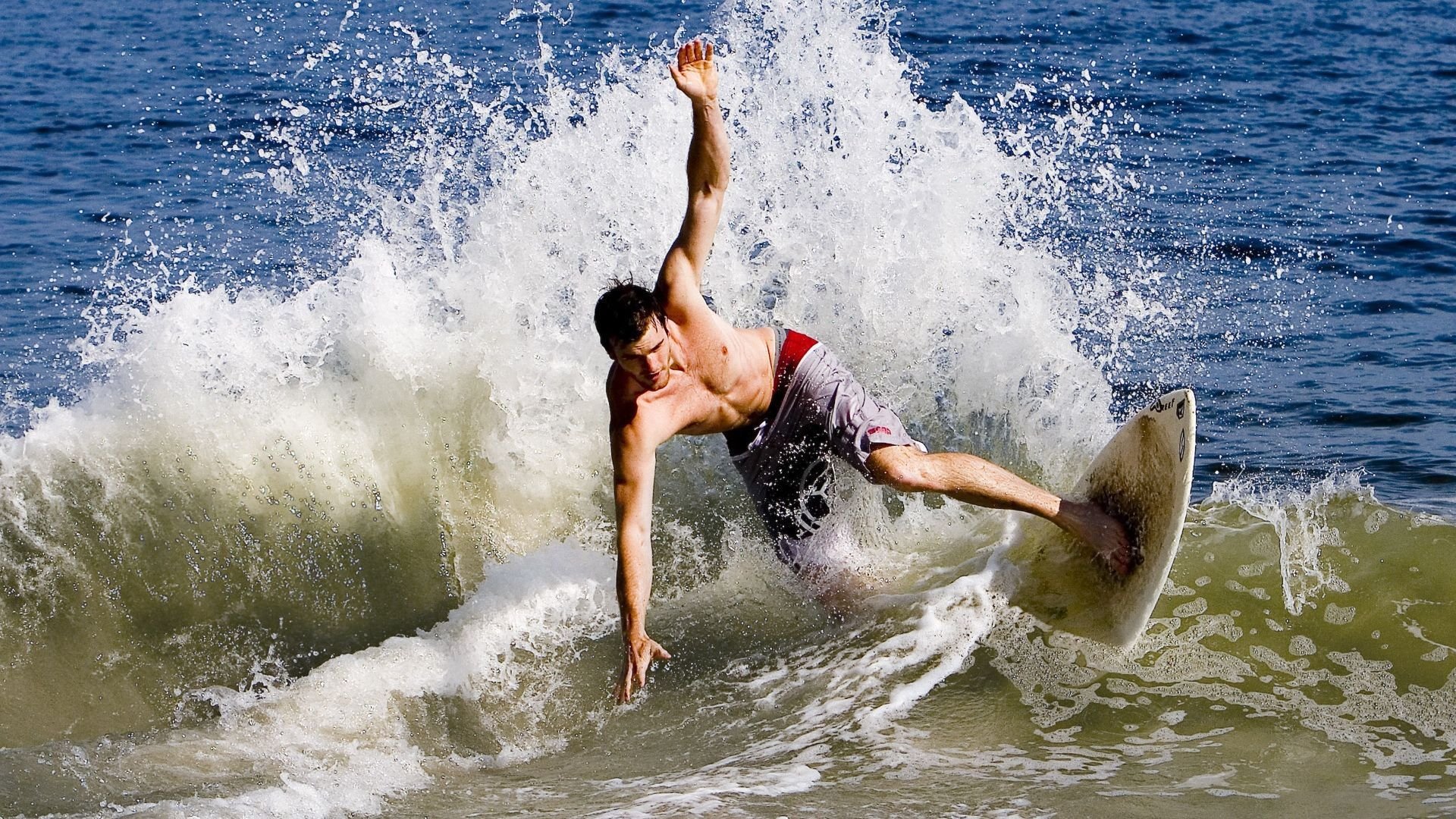 场面火爆：运动员“极速冲刺”震撼全场！